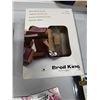 Image 1 : Wine barrel chunks, broil king