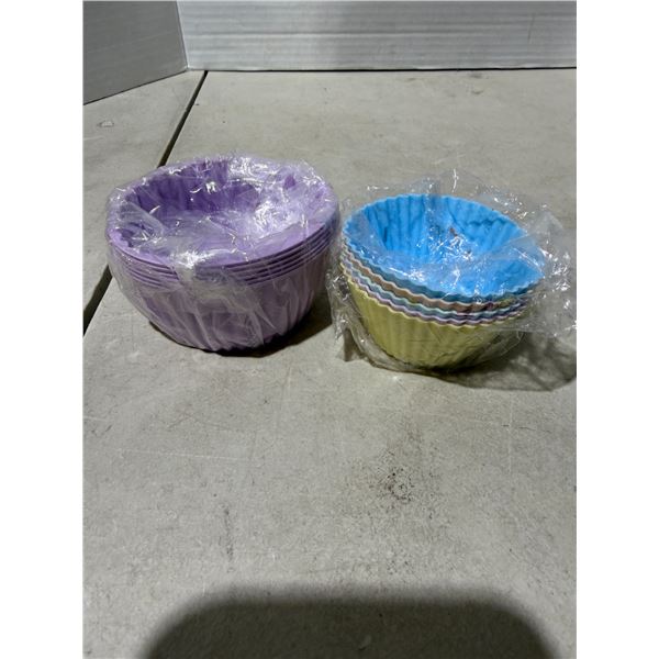 Silicone cupcake holders