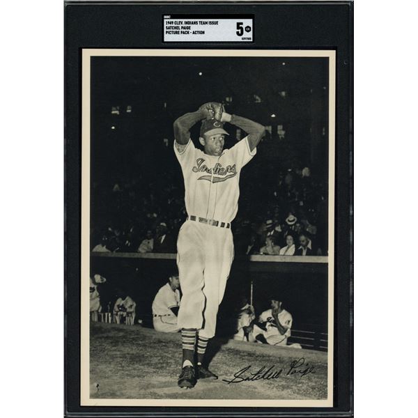 1949 CLEVLAND INDIANS TEAMS ISSUE SATCHEL PAIGE PICTURE PACK - SGC GRADE 5