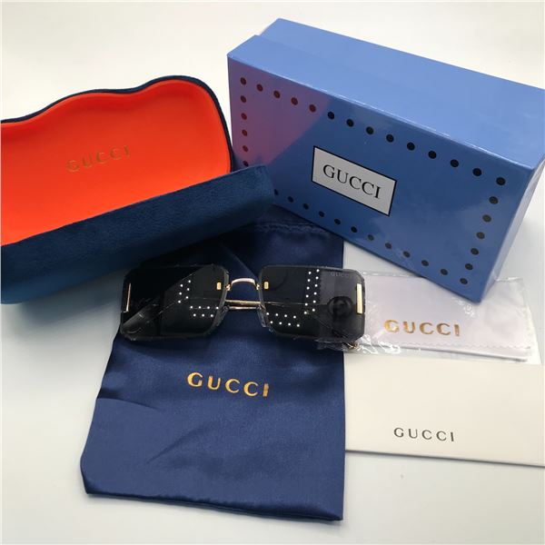 SUNGLASSES BNIB WITH ACCESSORIES