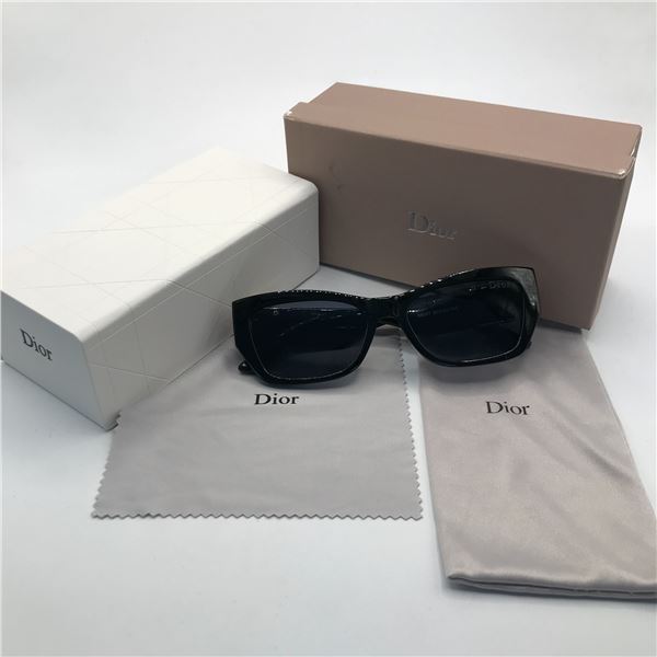 SUNGLASSES BNIB WITH ACCESSORIES