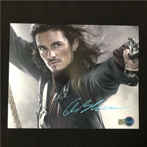 ORLANDO BLOOM SIGNED PIRATES OF THE CARAIBBEAN 8X10 - WWOC COA