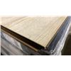 Image 2 : 996.16 SQ FT OF EC PREMIUM AQUAFIX COLLECTION ROYAL SERIES WILLIAM (EC8284) LAMINATE FLOORING