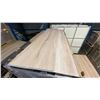 Image 1 : 927.16 SQ FT OF EC PREMIUM AQUAFIX COLLECTION LASCOMBES (EC28933) LAMINATE FLOORING
