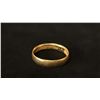 Image 2 : APPROX 18K LADIES WEDDING RING (3.7G)