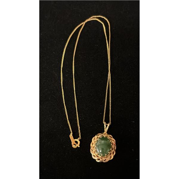 APPROX 10K CHAIN (16") WITH APPROX 14K PENDANT SET WITH JADE (3.3G)