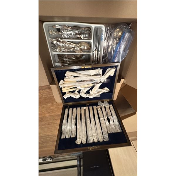 CUTLERY AND PEN ASSORTMENT