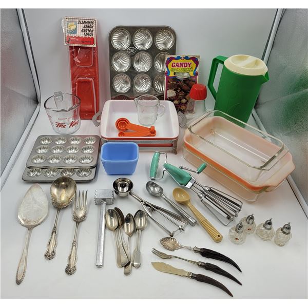 Vintage Kitchenware:Pyrex, Tupperware, Moulds, Cutlery, & More