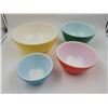 Image 1 : 4 Vintage Colourful Pyrex Mixing Bowls