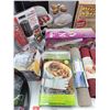 Image 3 : Variety Lot: Water Pitcher, BBQ Accessories, Kitchenware