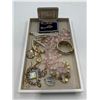 Image 1 : Tray Of Assorted Jewelry