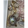 Image 2 : Tray Of Assorted Jewelry