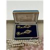 Image 6 : Tray Of Assorted Jewelry