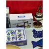 Image 5 : Assorted Home Goods: Platters, Apple Peeler, Decor, & More