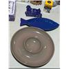 Image 7 : Assorted Home Goods: Platters, Apple Peeler, Decor, & More