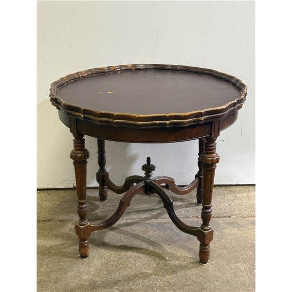 Vintage Pie Crust Side Table With Center Finial Detail