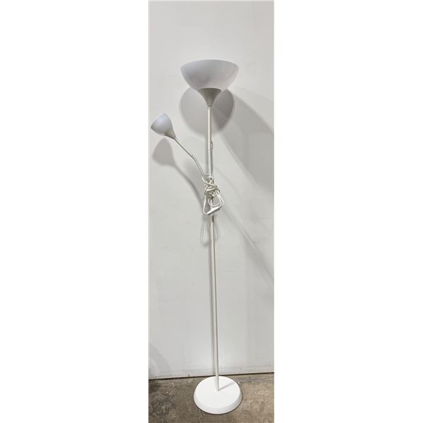 Floor Standing Lamp With Articulating Arm