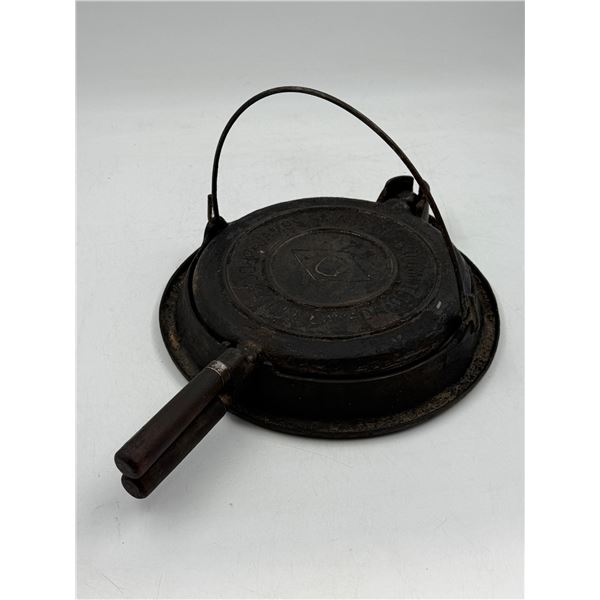 Vintage Cast Iron James Smart Waffle Maker
