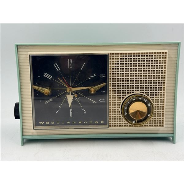1950-60s Westinghouse Radio Aqua White 755L5