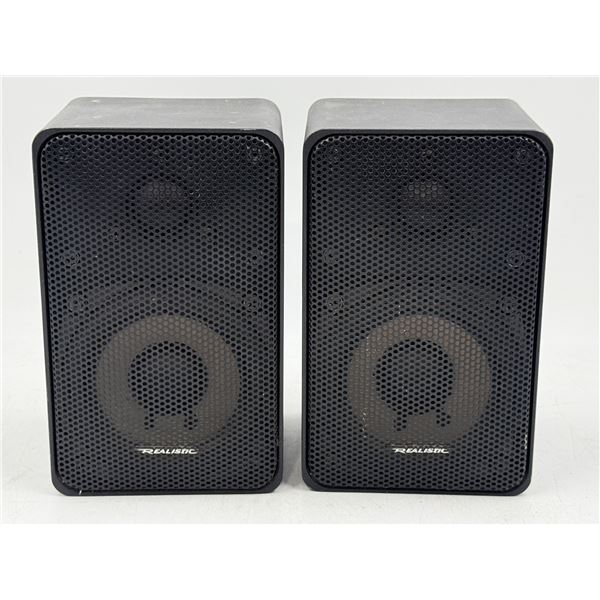 2 Realistic Speakers
