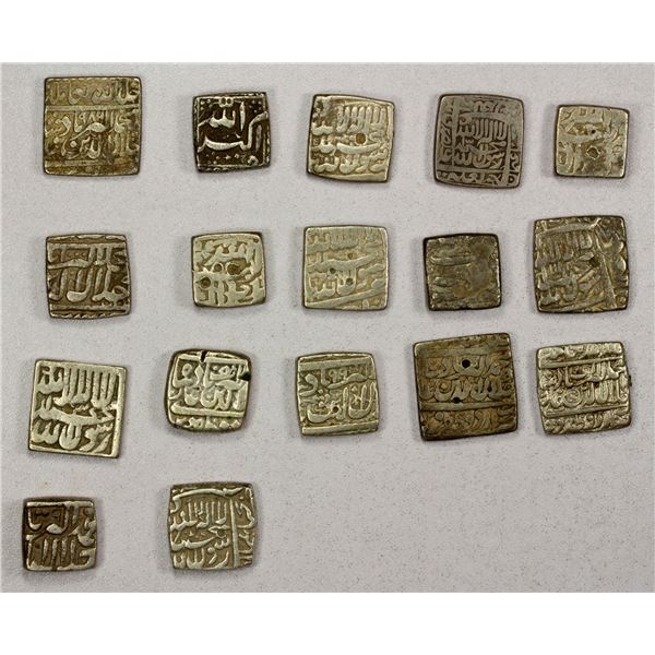 MUGHAL: Akbar I, 1556-1605, LOT of 17 square rupees