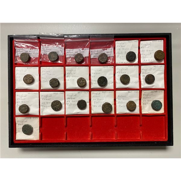 MUGHAL: Akbar I, 1556-1605, LOT of 19 copper dams