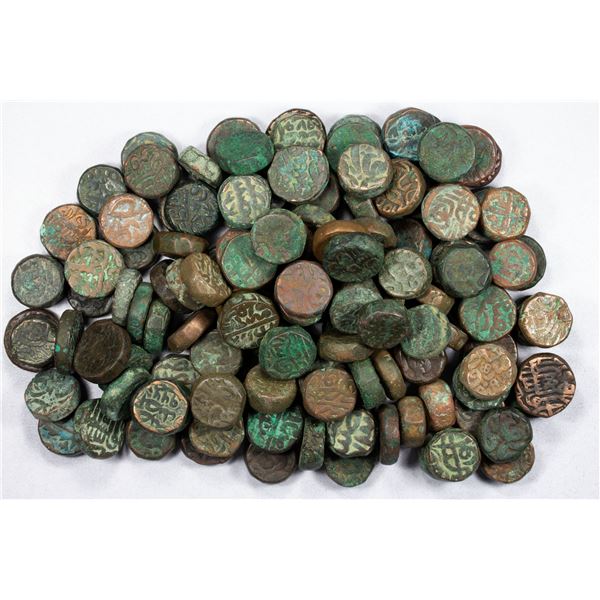 MUGHAL: LOT of 135 coins