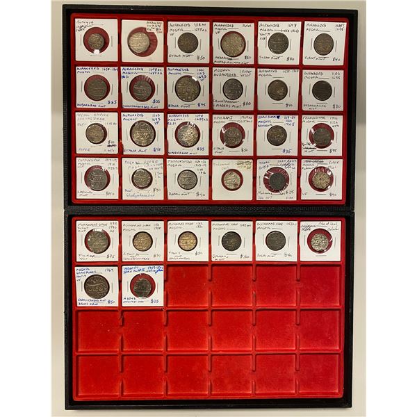 MUGHAL: LOT of 32 silver rupees