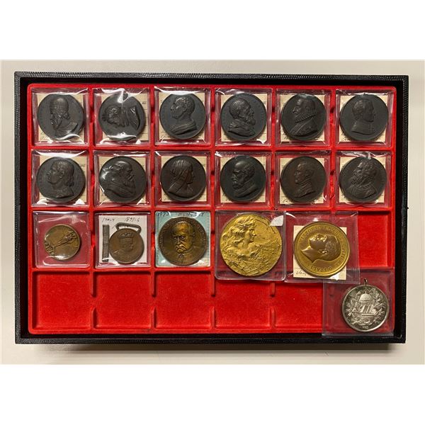 ITALY: LOT of 24 medals