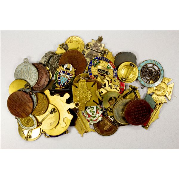 CANADA & PROVINCES: LOT of 44 pins, badges, and medals