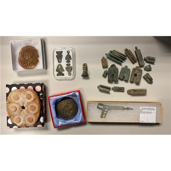 CHINA: LOT of 24 items