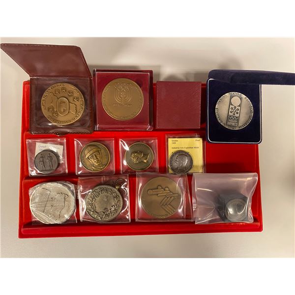 WORLDWIDE: LOT of 33 medals and other exonumia items