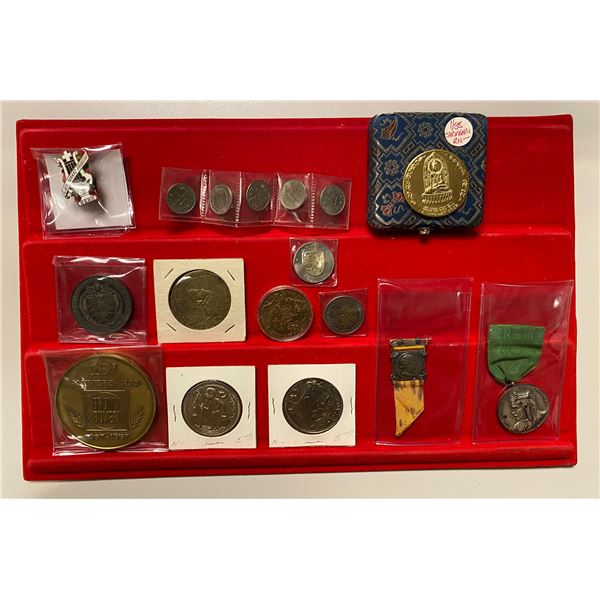 WORLDWIDE: LOT of 71 tokens and medals