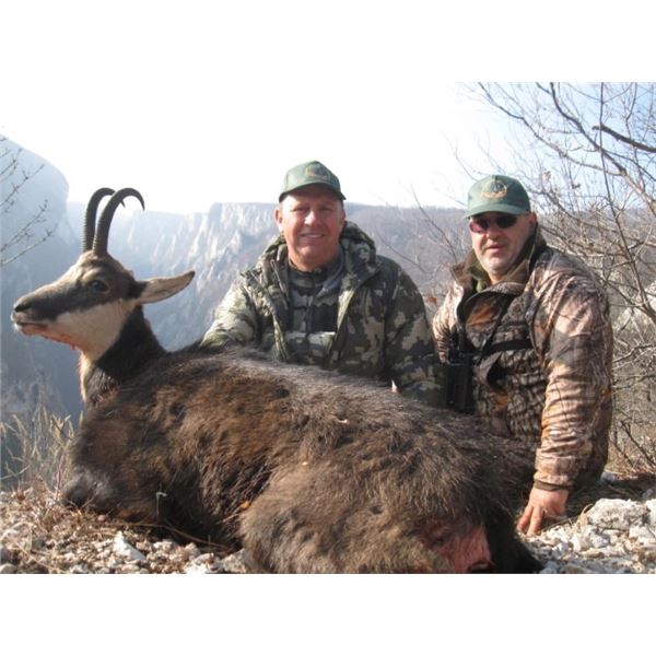 EHA donates CHAMOIS IN SERBIA (BALKAN or CARPATHIAN) for 2 hunters or 1 hunter & 1 observer