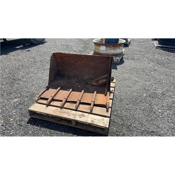 BUCKET 40" GENERAL PURPOSE W/ ATTACHMENTS 2A