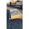 Image 4 : 1 LARGE PANEL BOX 1B