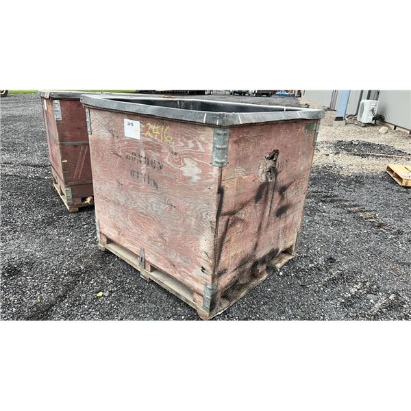 TOTE 1 TON WITH FOOD GRADE LINER CAN HOLD UP TO 200 GALLONS OF WATER 1A