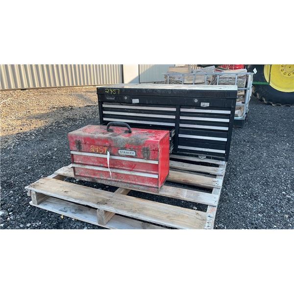 INTERNATIONAL 10 DRAWER BLACK TOOLBOX AND A 3 DRAWER STANLEY TOOL BOX 1D