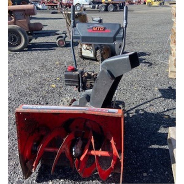 MTD SNOWBLOWER 5HP/24"CUT RUNS GOOD 1E