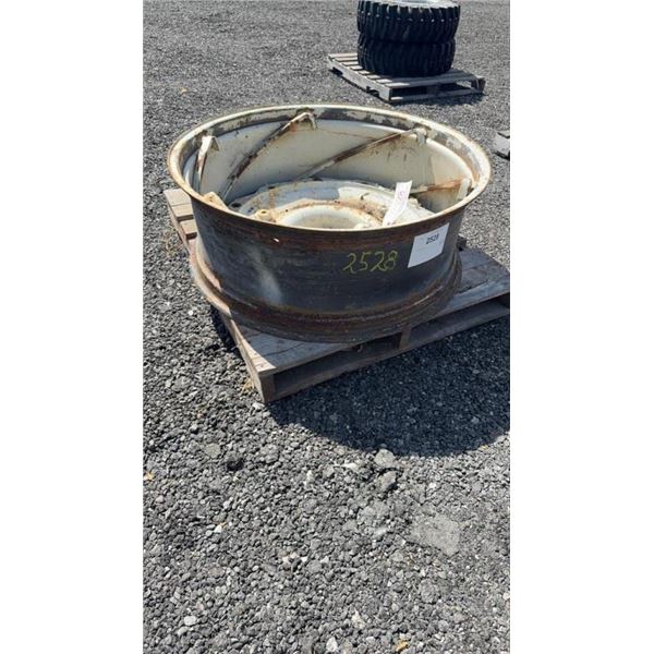 RIM 38" WITH 8 BOLT Ford power adjust rim 1G