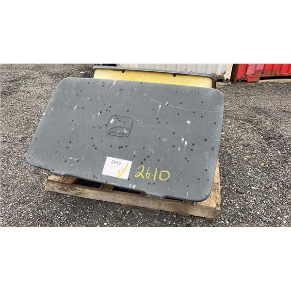 2 JOHN DEERE FERTILIZER BOXS 2 OF 2A