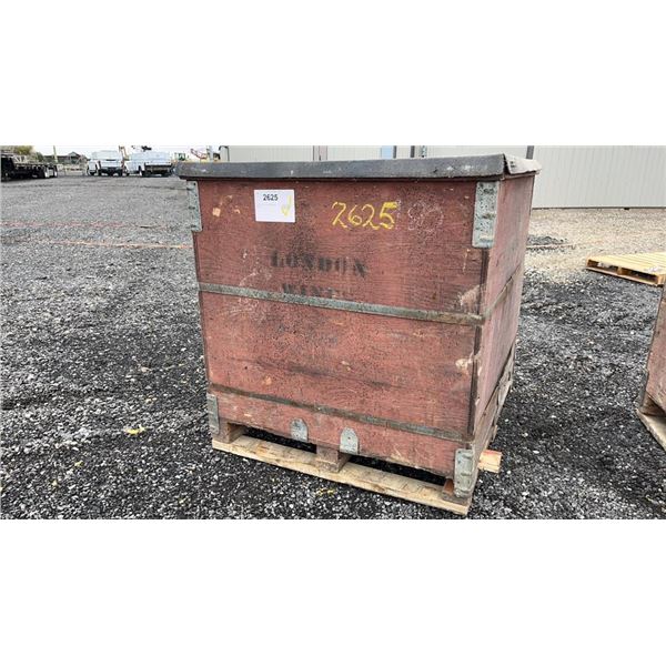 TOTE 1 TON WITH FOOD GRADE LINER CAN HOLD UP TO 200 GALLONS OF WATER 1A