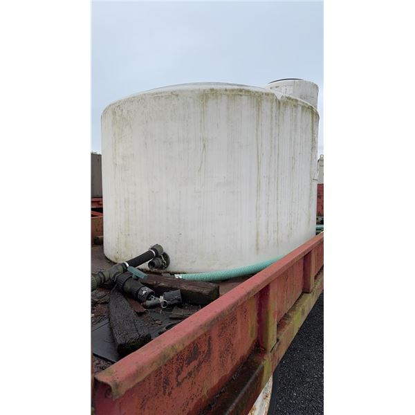 1200 GALLON WATER TANK WITH 2" FITTINGS COMES WITH OVER 15' OF HOSE AND FITTINGS WAGON SOLD SEPERATE