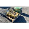 Image 5 : JOHN DEERE 180 36" MOWER DECK AND HOOD 1D
