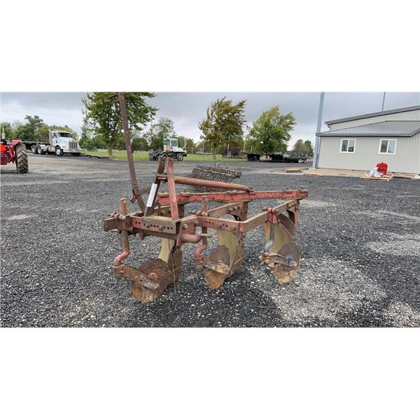MC CORMICK INTERNATIONAL 3F 3PT PLOW 1H