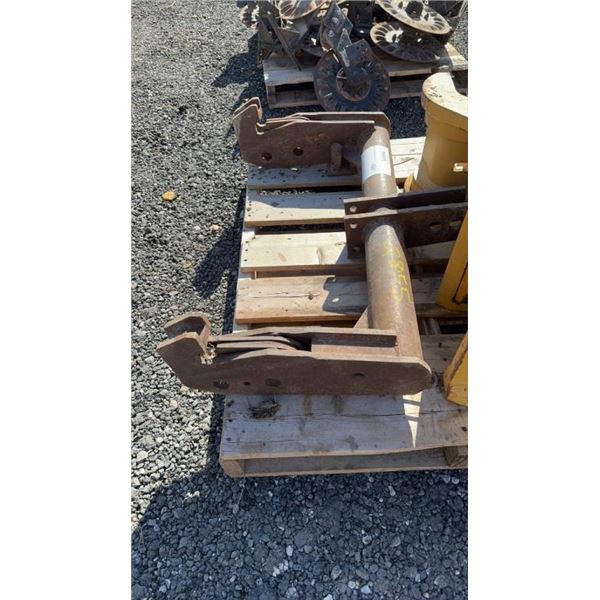 MASSEY FERGUSON QUICK HITCH