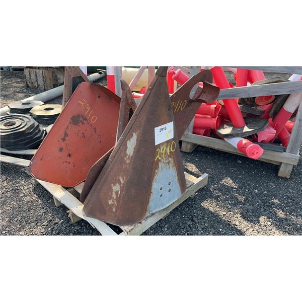 GLEANER CORN HEAD SNOUTS 3 OF 1A