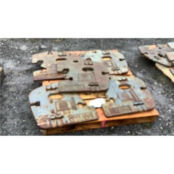 5 NEW HOLLAND 45KG WEIGHTS 5 NEW HOLLAND TRACTOR WEIGHTS SOLD 5 TIMES THE MONEY 1B