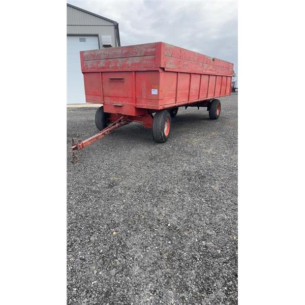 RED STEEL TOMATO TUB 18'X8' GOOD SHAPE FIELD READY 12-14 TONNE RUNNING GEAR UNDER TOTE