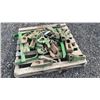 Image 3 : JOHN DEERE ASSORTED HITCH PARTS 1B